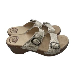 Dansko Sandals Women's Size 38 EU Metallic White‎ Leather Sophie Wedge Shoes